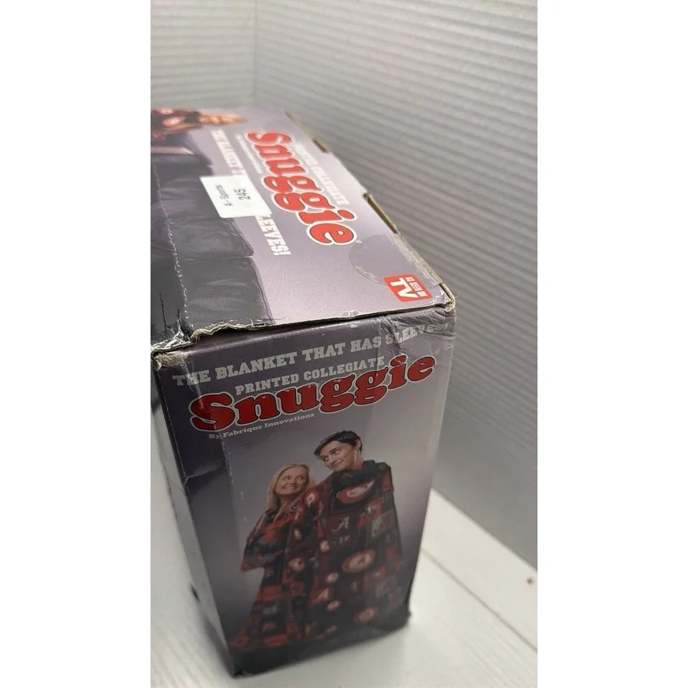 Snuggie by Fabrique Innovations Inc. snuggie pitt